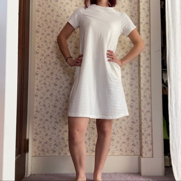 Uniqlo Boat neckline Textured Short sleeve Dress - Picture 2 of 4